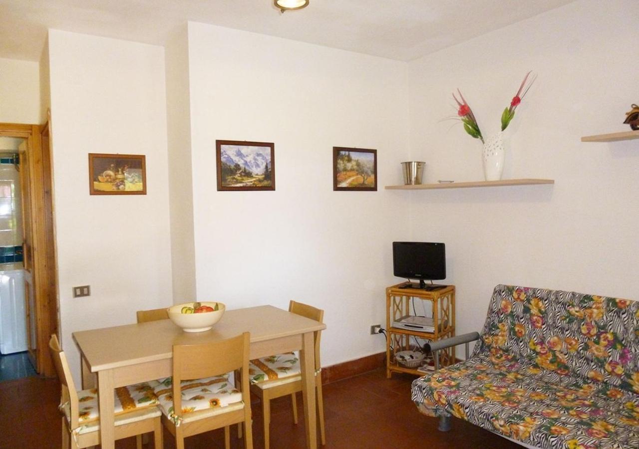 Appartement Le Maree Costa Ottiolu à Porto Ottiolu Extérieur photo